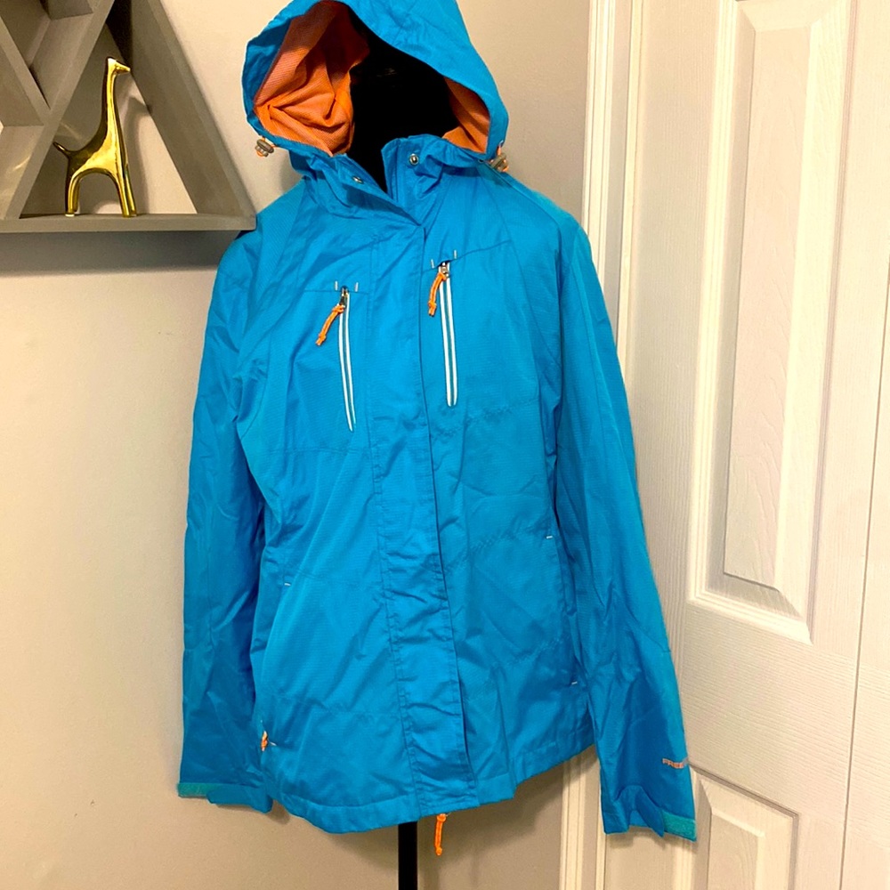 Free Country rain/wind jacket in size Large blue & orange, EUC, never worn